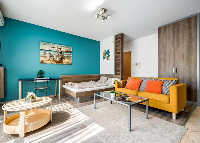 Weiner Apartment With Balcony