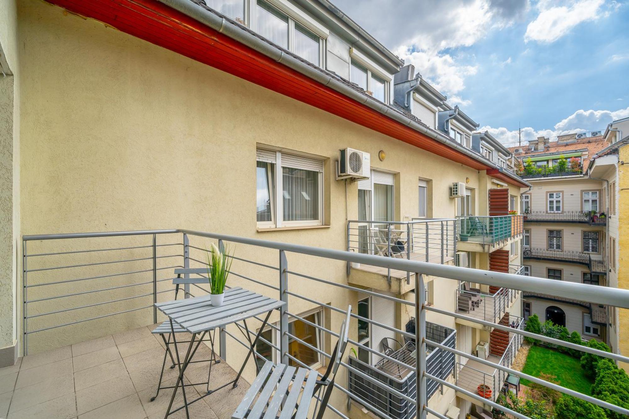 Apartman Weiner With Balcony